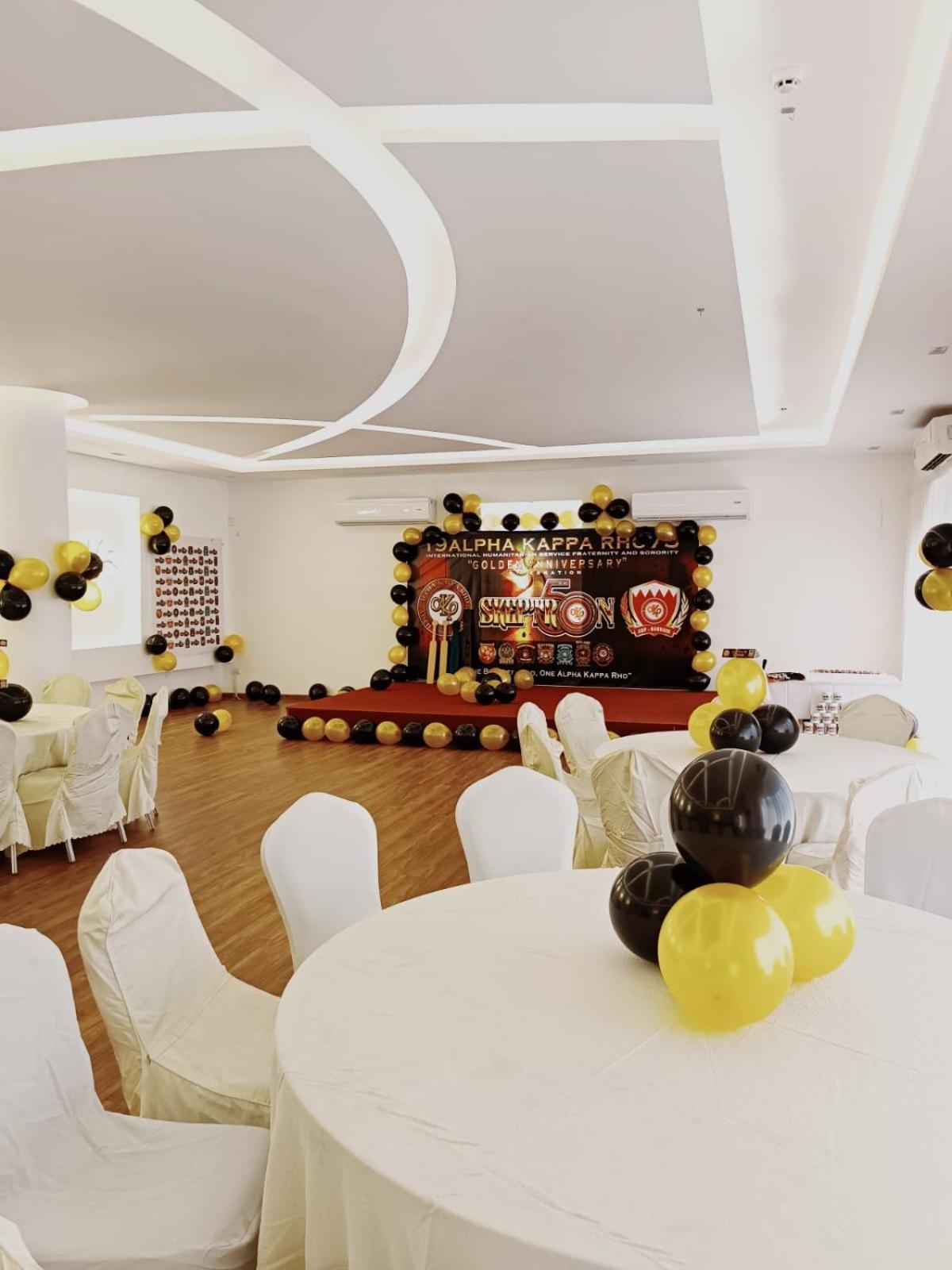 Majestic Hotel Manama Exterior photo