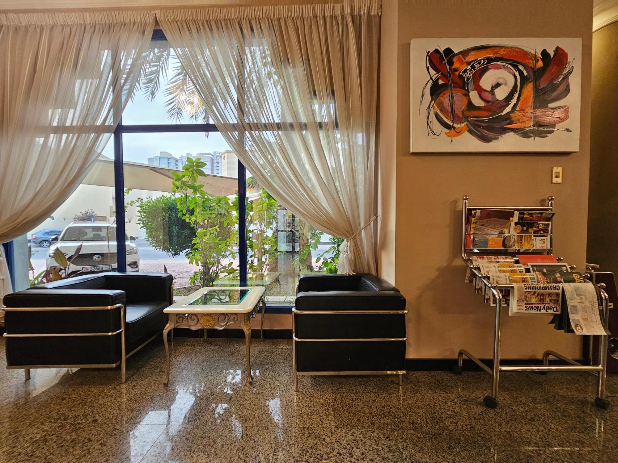 Majestic Hotel Manama Exterior photo