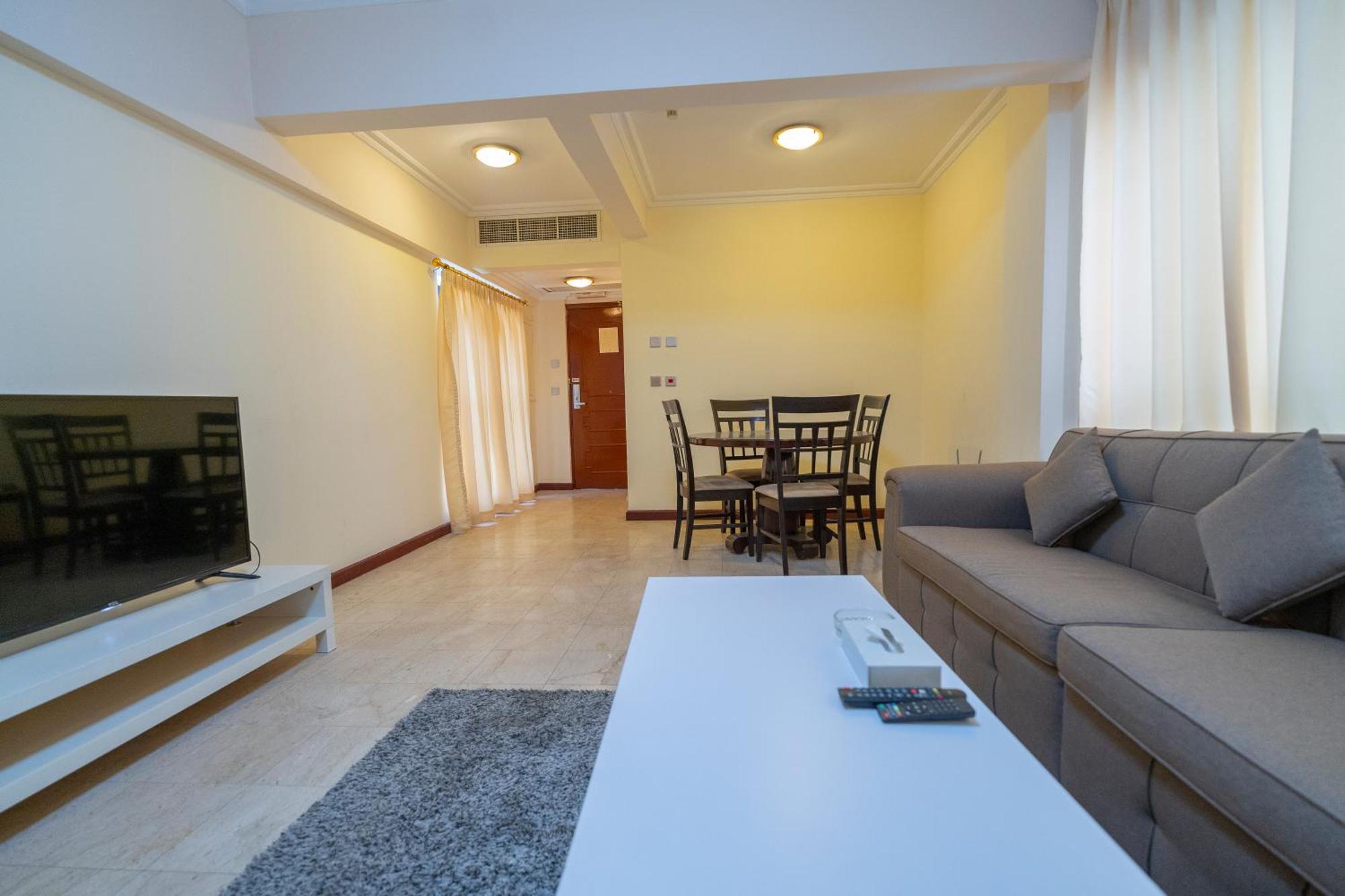 Majestic Hotel Manama Exterior photo